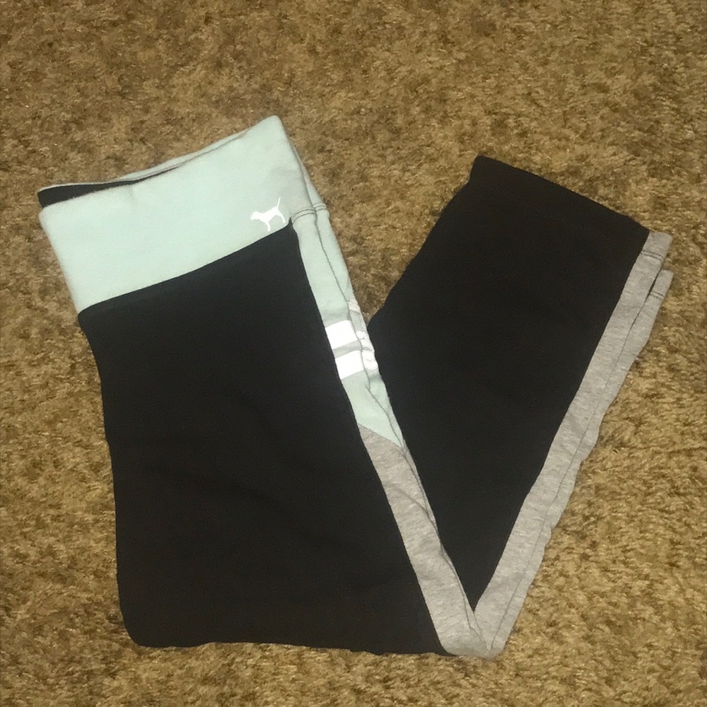 🚫SOLD🚫 VS PINK Capri leggings - Picture 5 of 10